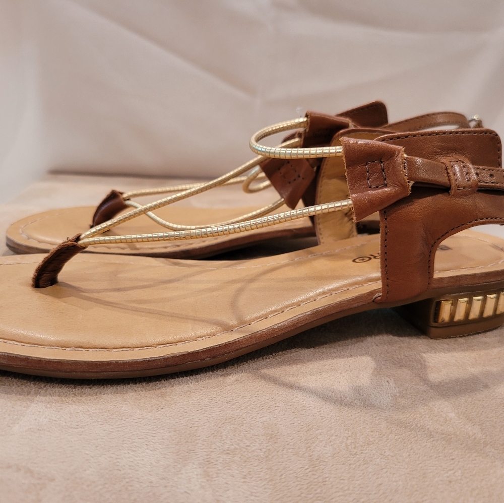 Sandals w Embellished Heel